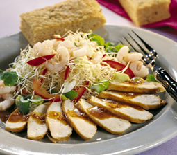 Kyllingebryst med asiatisk salat og sojasouce