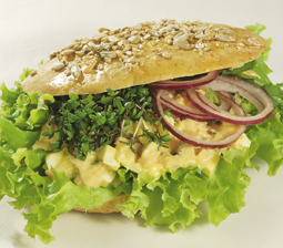 Sandwichbolle med skinke-æggesalat