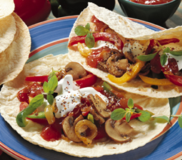 Tortillaer med peberfrugter, salsa og creme fraiche