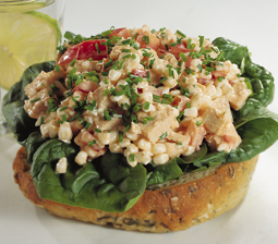 Spinatboller med hytteostsalat