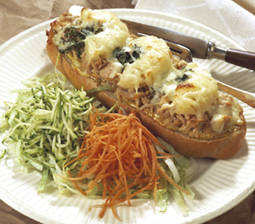 Gratineret tunbrød med ananas