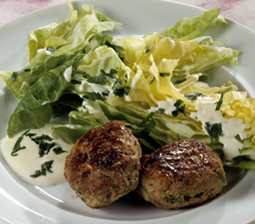Sommerfrikadeller med spidskål