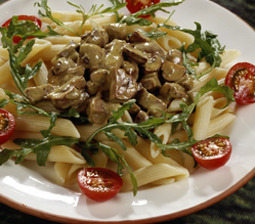 Pasta med svampe og rucola