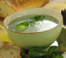 Kold agurke-courgettesuppe