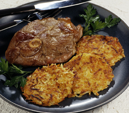 Lammeschnitzler med stegte rodurter