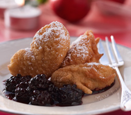 Anderledes æbleskiver med brombærsyltetøj